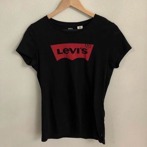 Levi’s T!